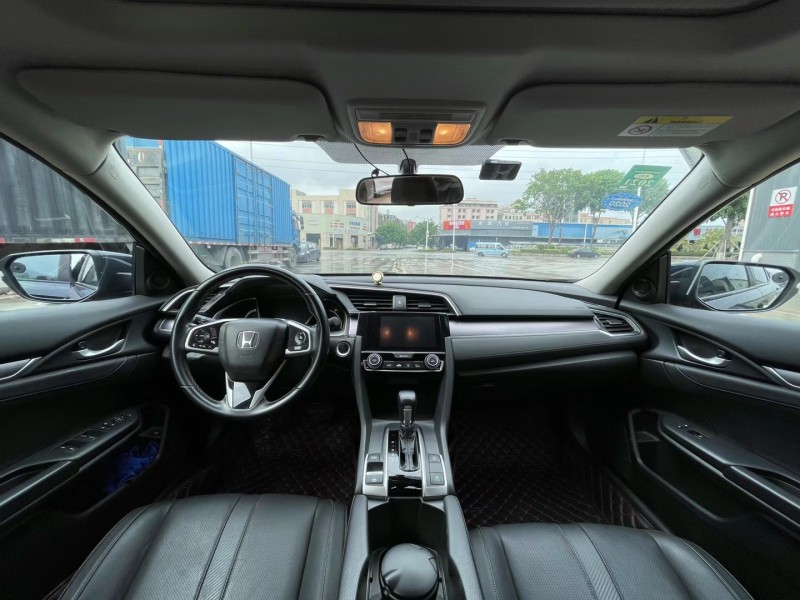 东莞17年本田思域9