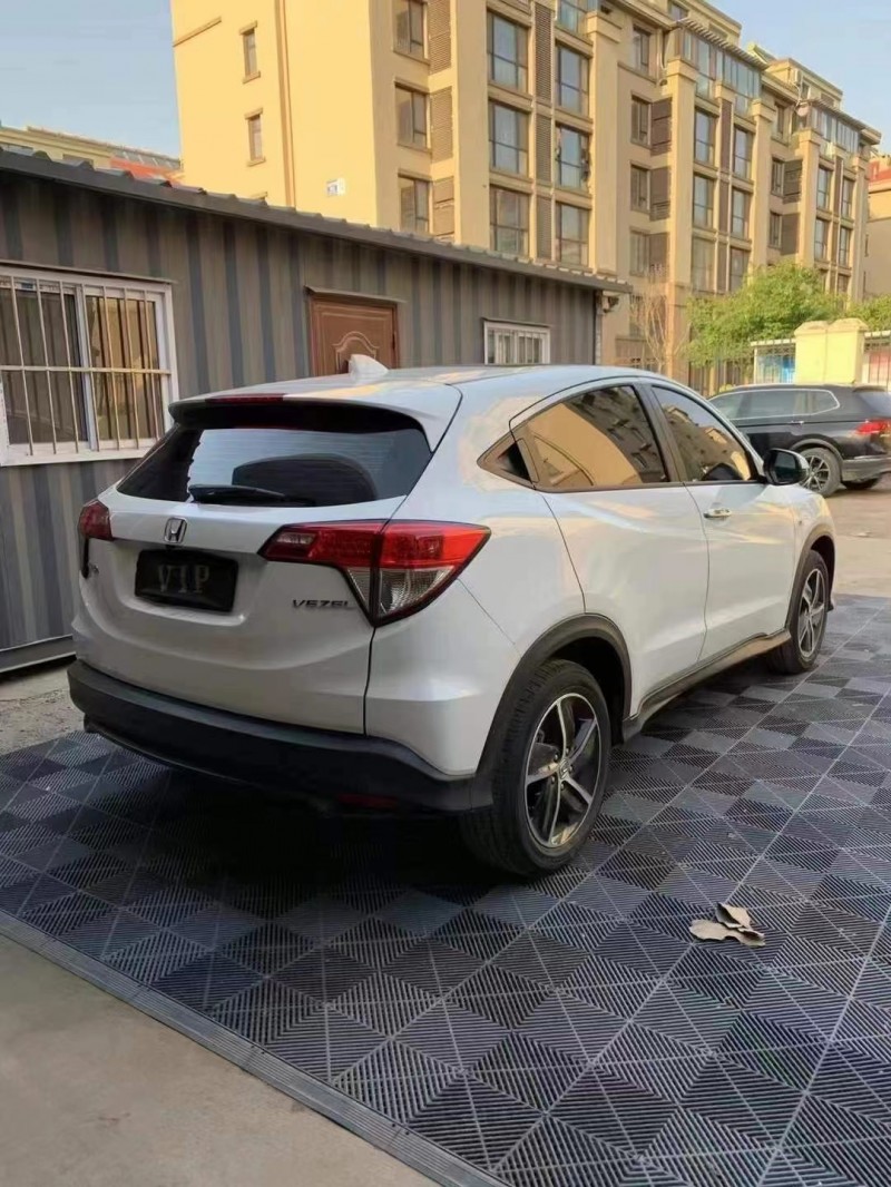 青岛21年本田缤智8