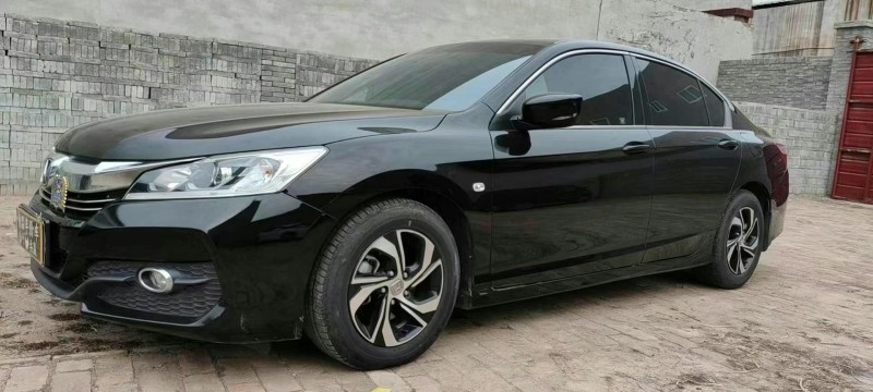 邢台17年本田雅阁7