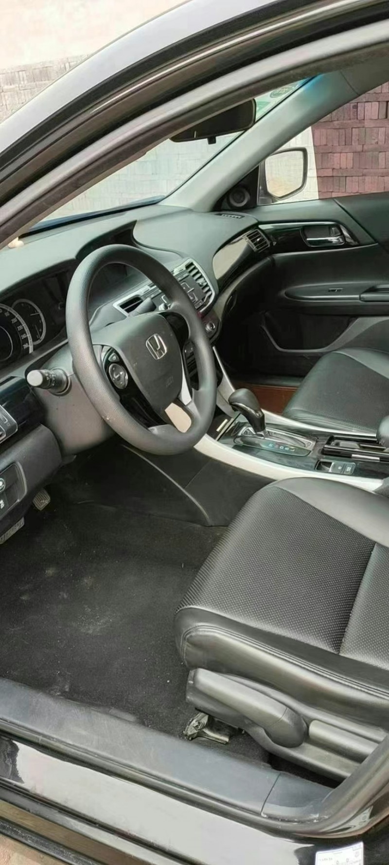 邢台17年本田雅阁4