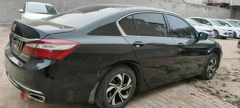 邢台17年本田雅阁2