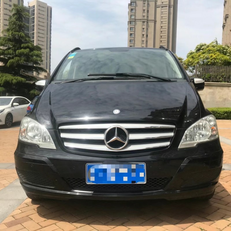 青岛15年奔驰唯雅诺1