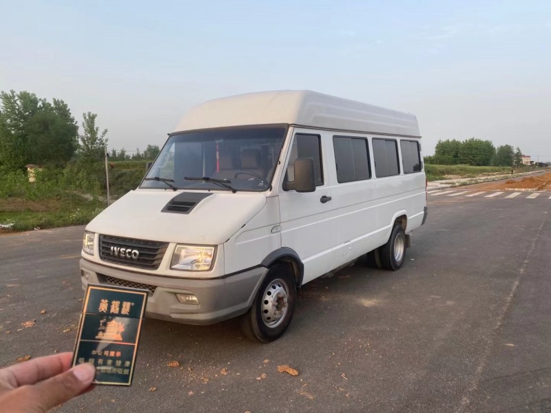 武汉18年依维柯房车4
