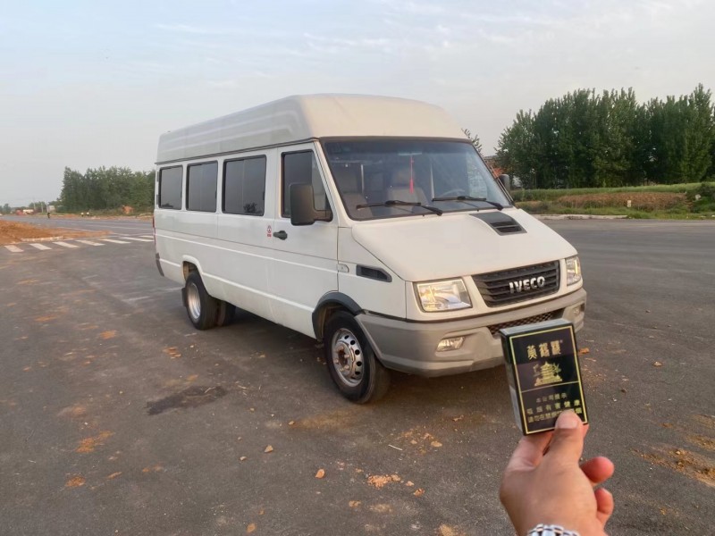 武汉18年依维柯房车6