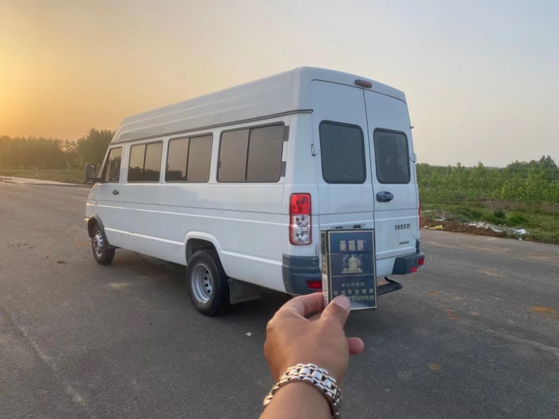 武汉18年依维柯房车3