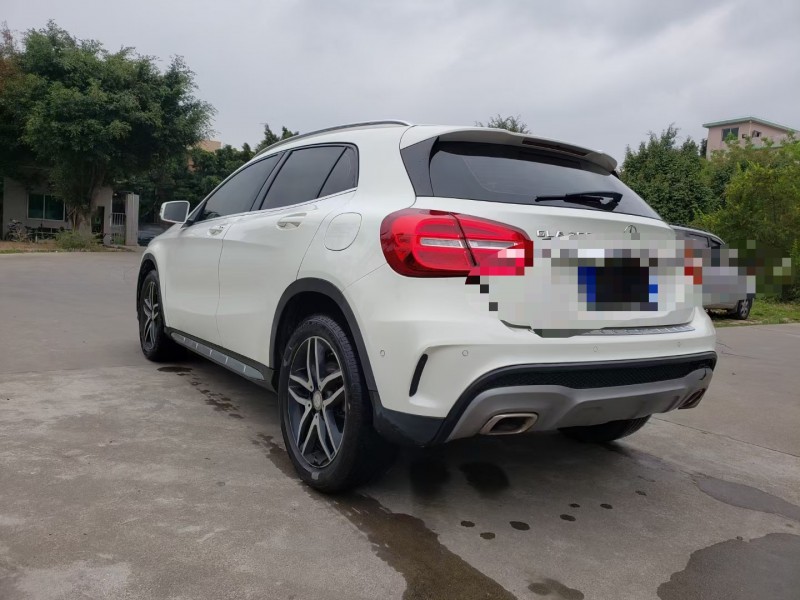 东莞15年奔驰GLA2