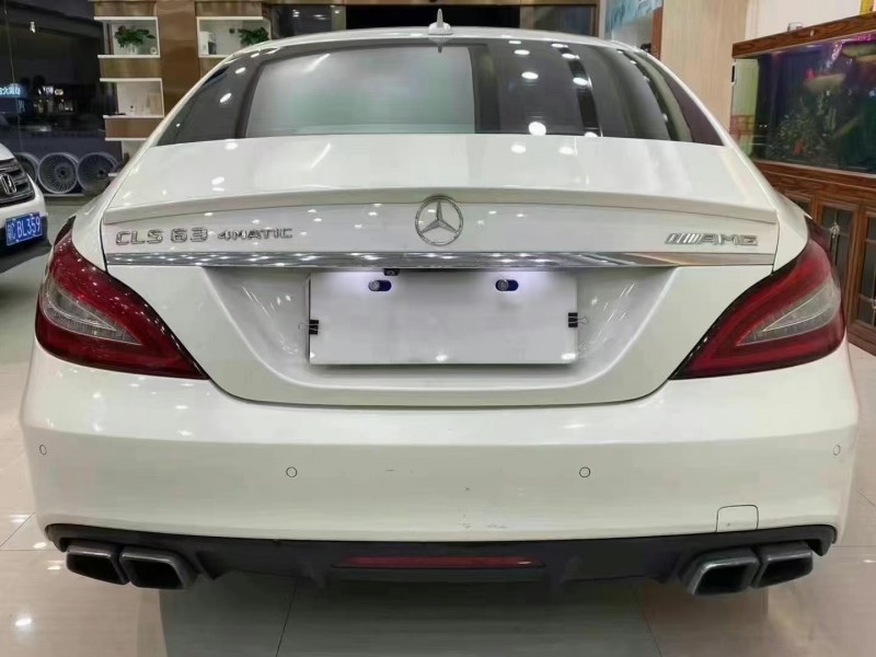 中山17年奔驰CLS8