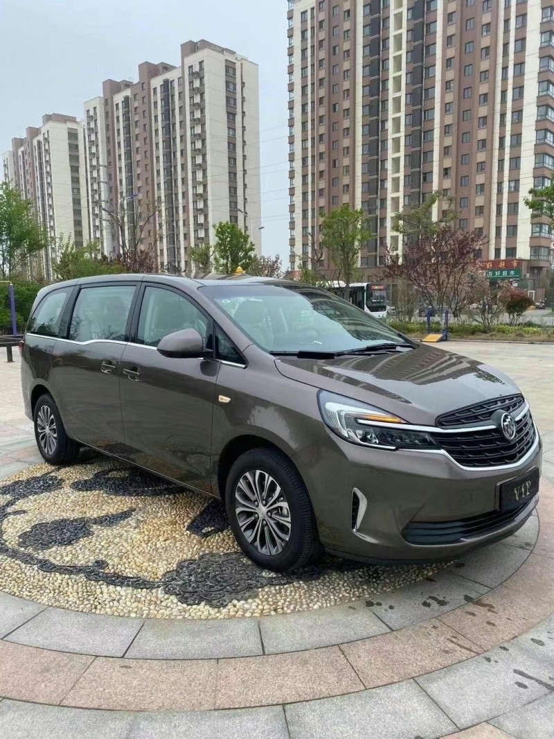 青岛21年别克GL83