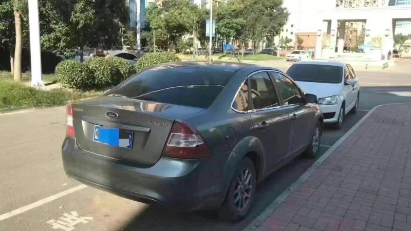 青岛13年福特福克斯4