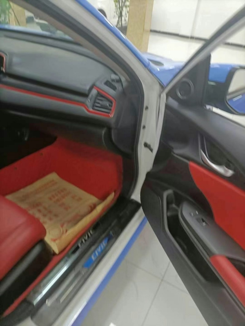 成都18年本田思域8