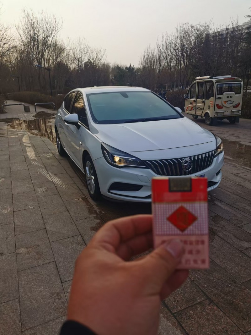 邢台16年别克威朗8