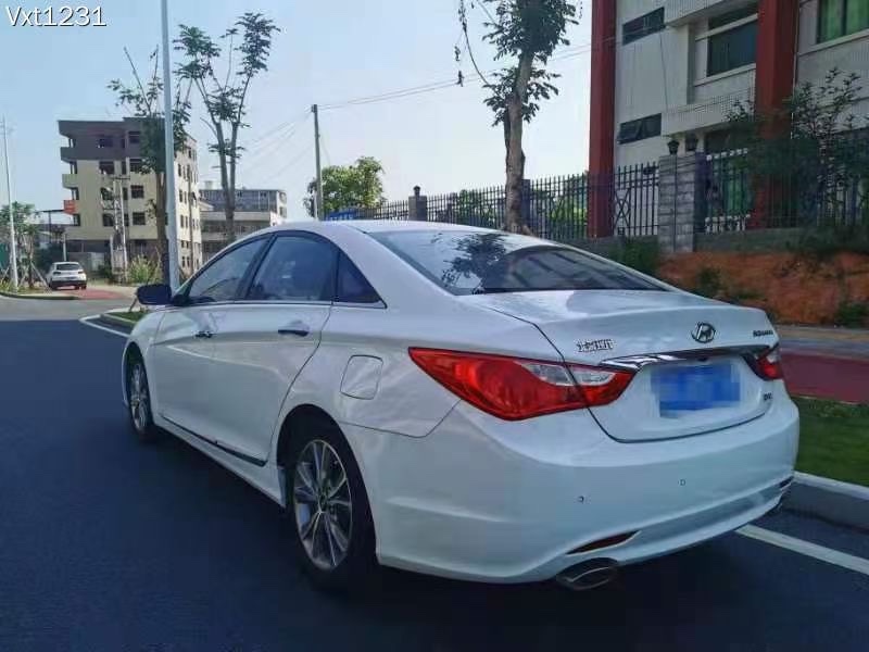 东莞15年现代索纳塔八6