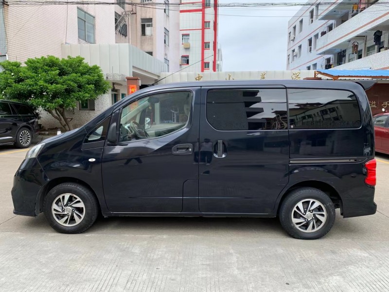 中山14年日产NV2002