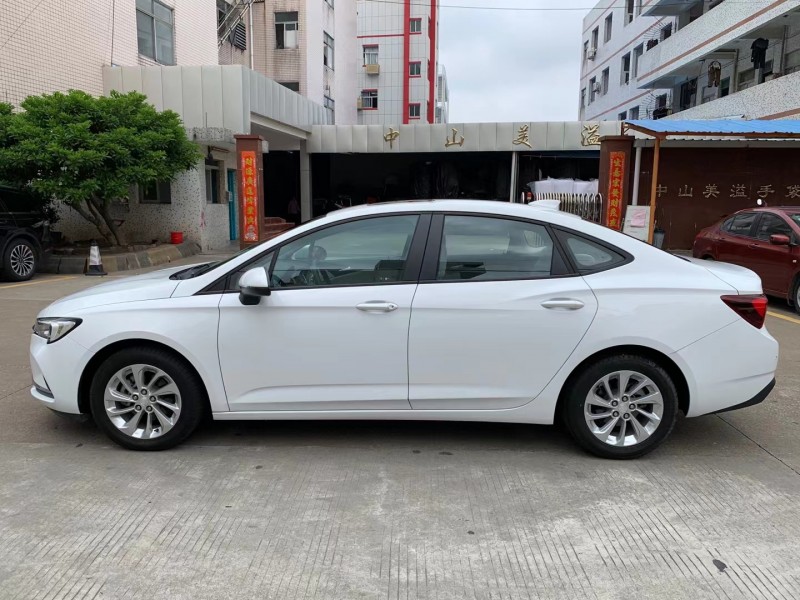 中山21年别克威朗2