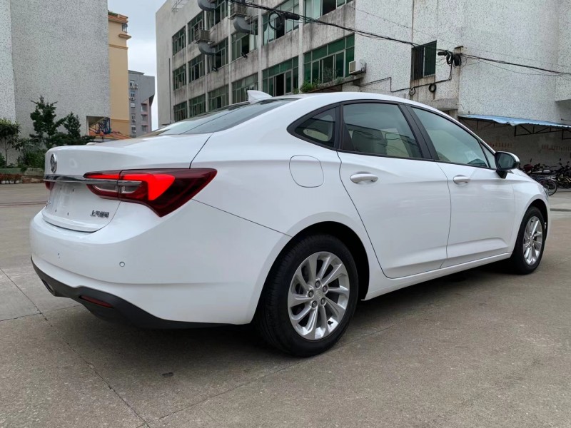中山21年别克威朗5