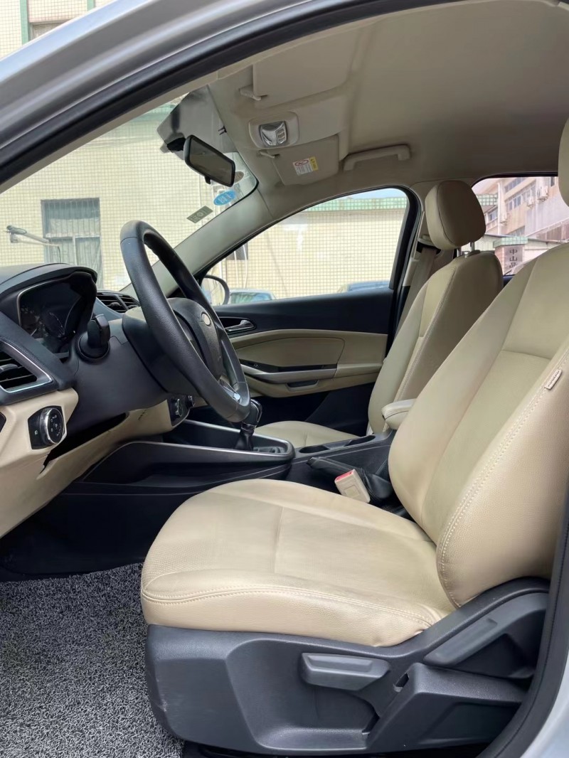 中山15年福特福睿斯9