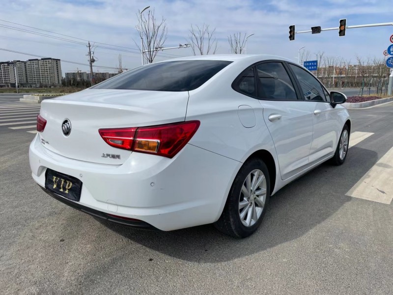 盐城17年别克威朗5