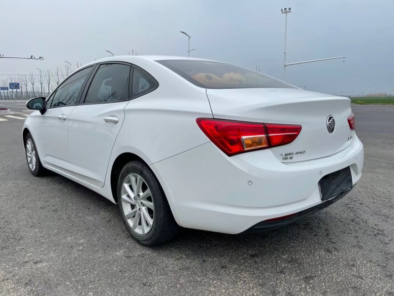 盐城17年别克威朗9