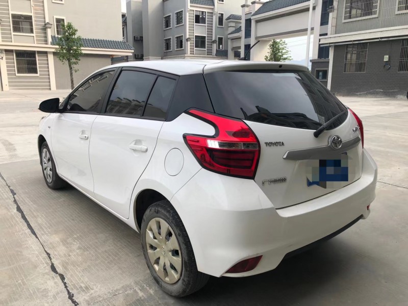 广州17年丰田YARiS L 致炫9