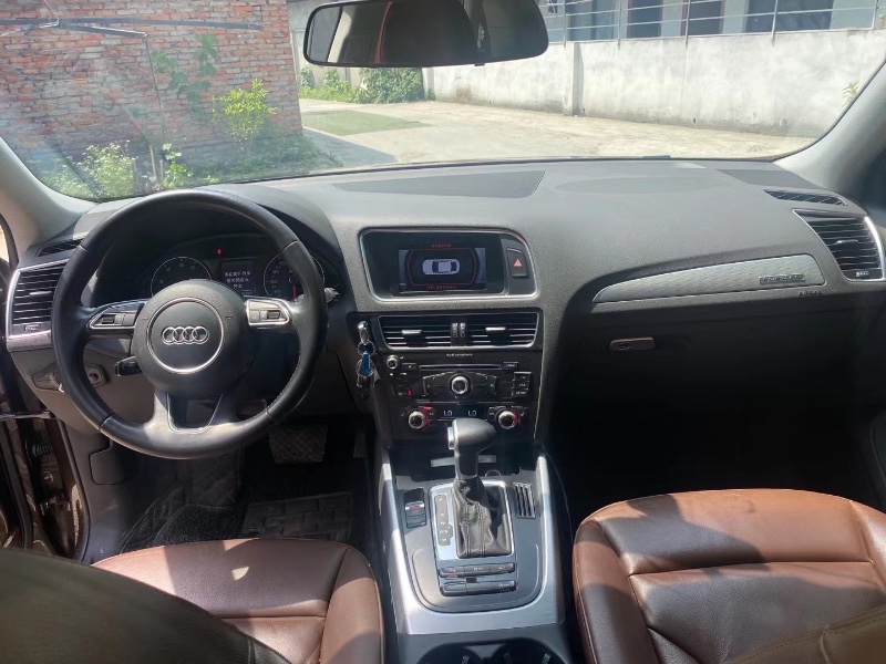 成都15年奥迪Q55