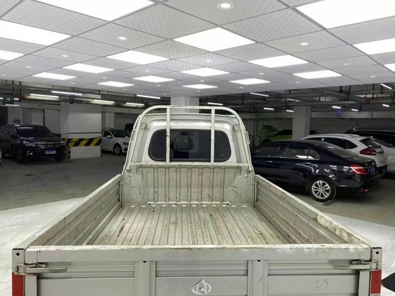 成都20年长安汽车新豹MINI3