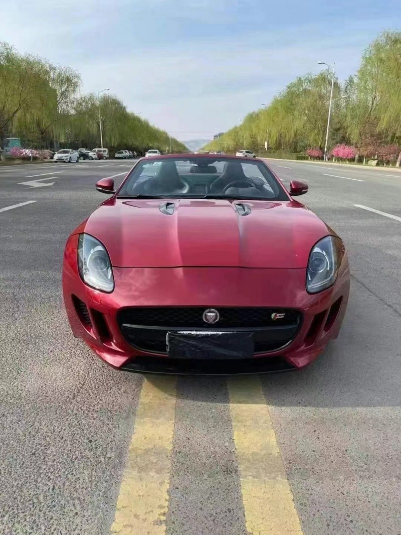 太原13年捷豹F-Type1