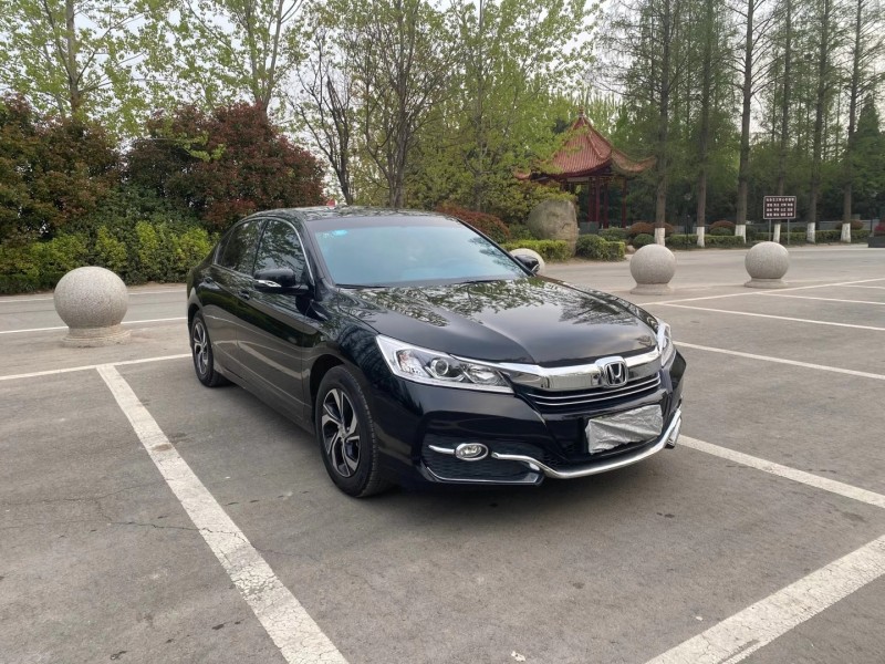徐州17年本田雅阁7