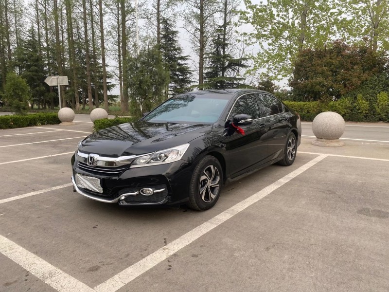 徐州17年本田雅阁6