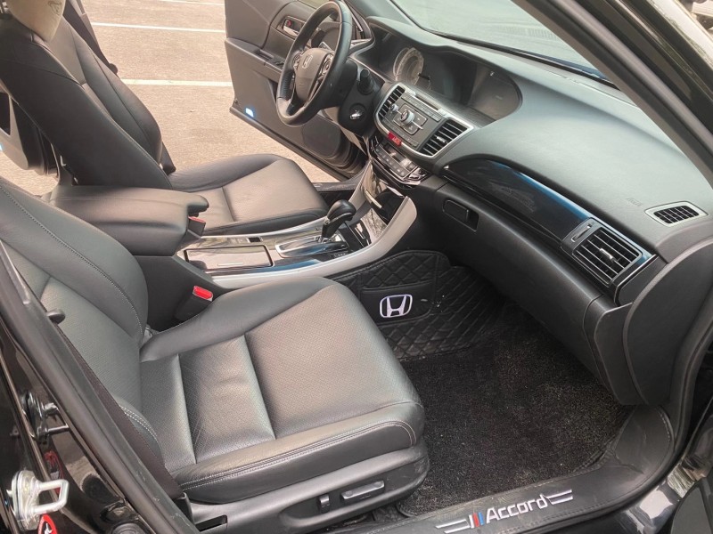 徐州17年本田雅阁3