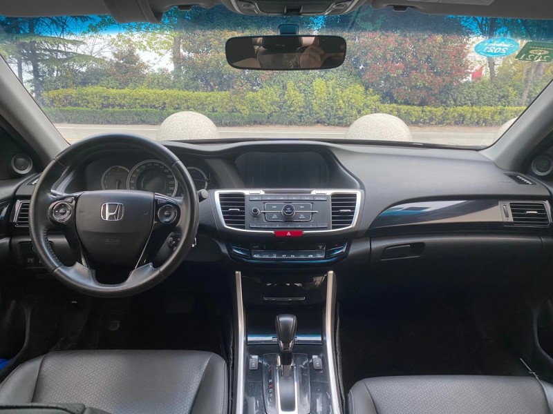 徐州17年本田雅阁2