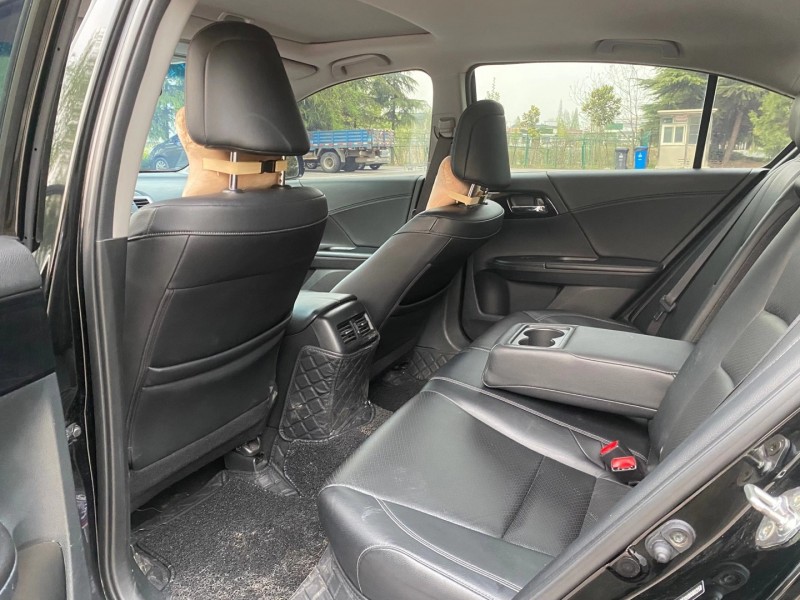 徐州17年本田雅阁1