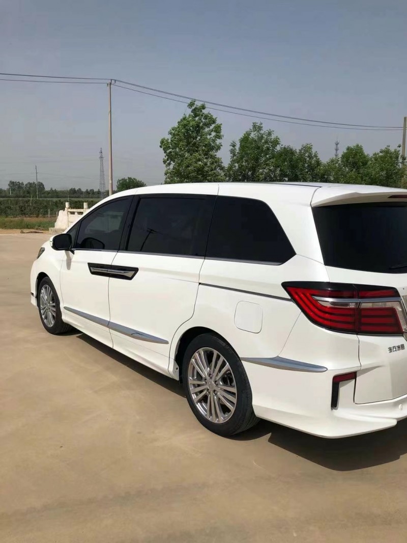 徐州17年本田艾力绅8