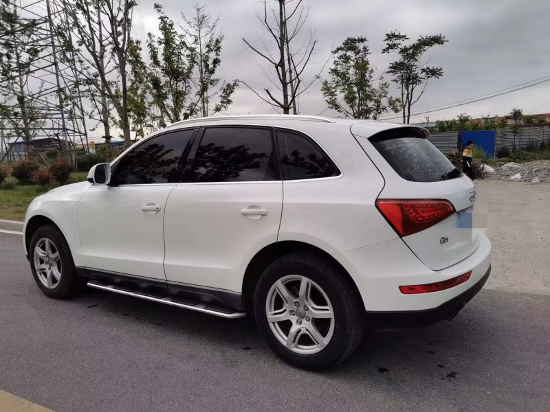 青岛10年奥迪Q54