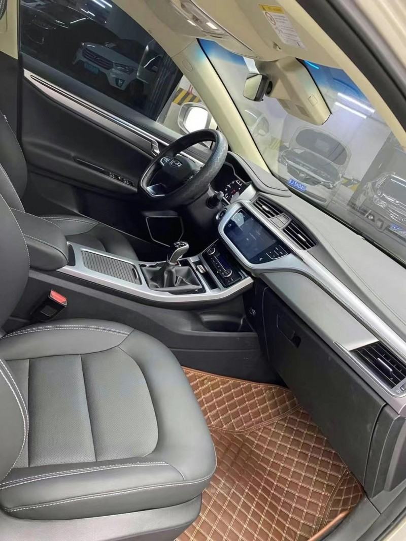 成都20年吉利帝豪GL4