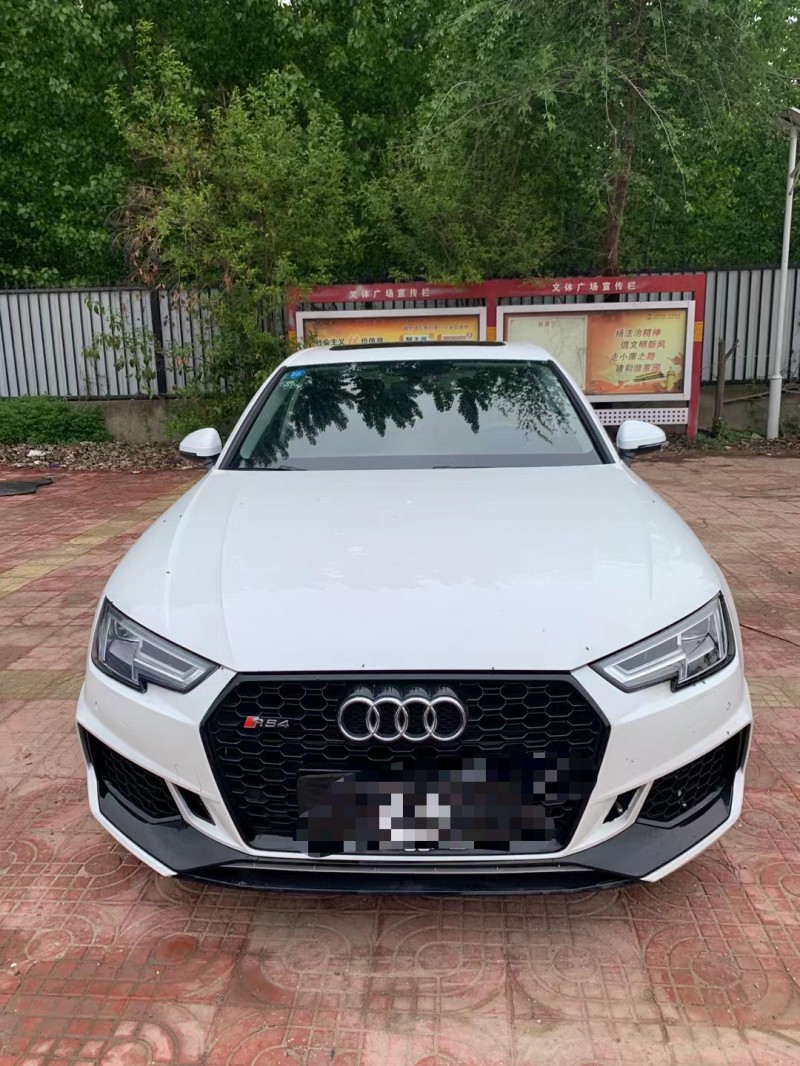 济宁19年奥迪A4L9