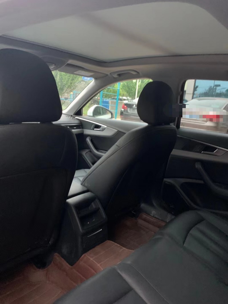 济宁19年奥迪A4L4