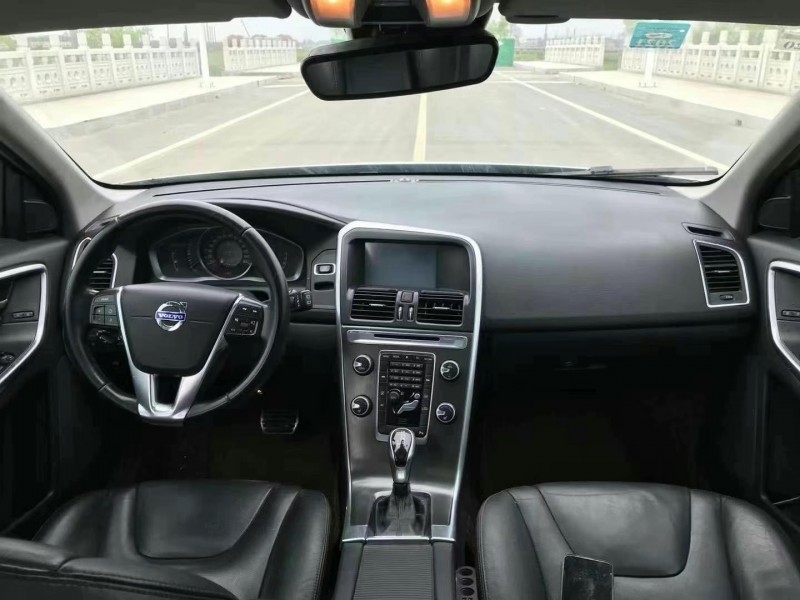 泰安14年沃爾沃XC605