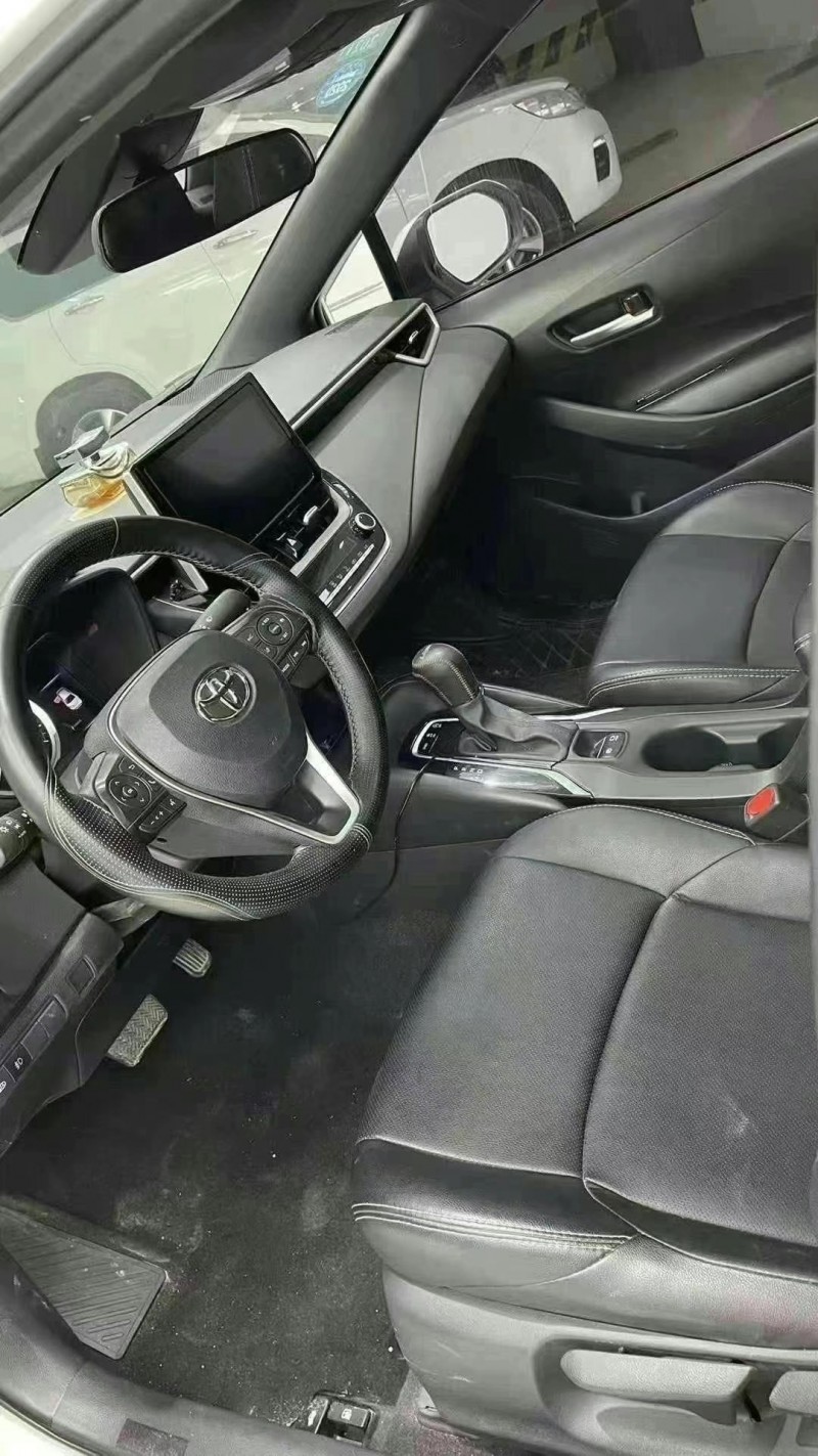 成都19年丰田雷凌6