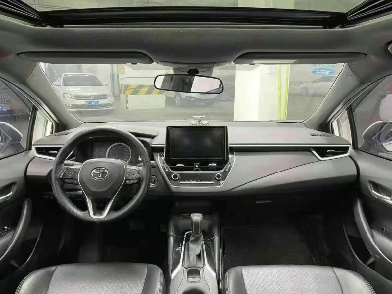 成都19年丰田雷凌5