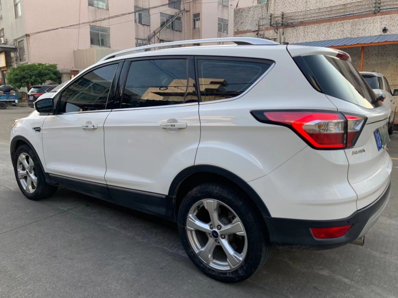 中山19年福特翼虎5