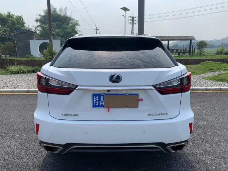 广州16年雷克萨斯RX7