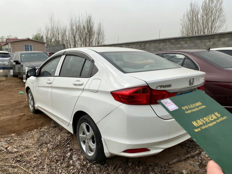 青岛16年本田锋范2