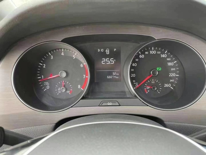 武汉17年大众高尔夫·嘉旅3