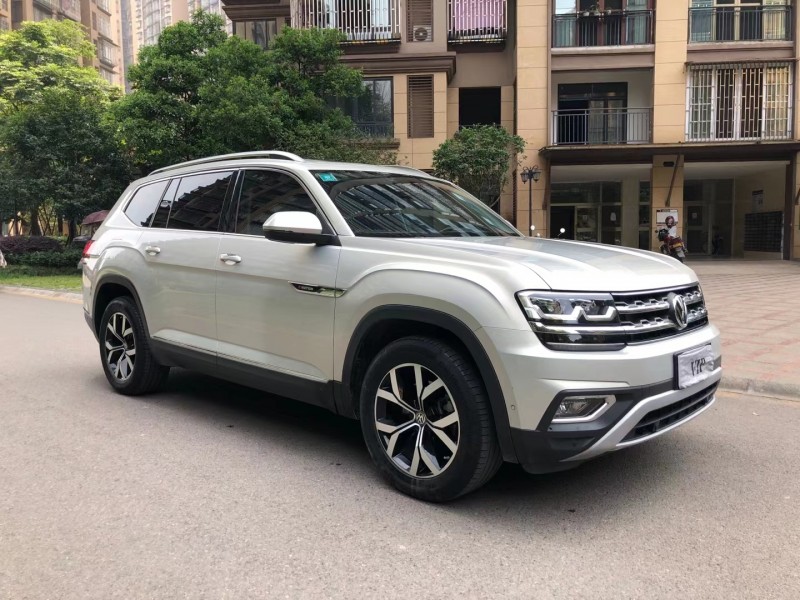 成都17年大众途昂2