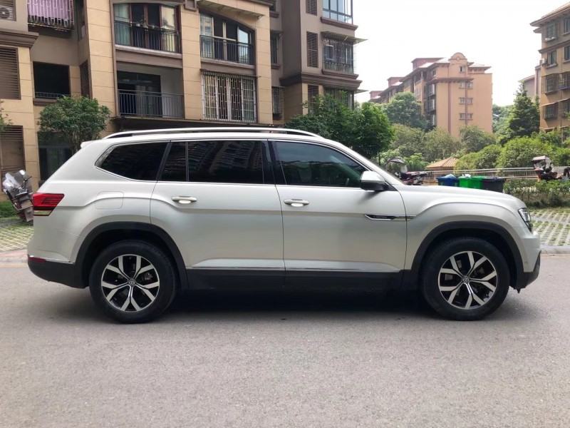 成都17年大众途昂9