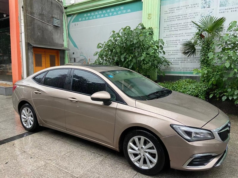 武汉17年别克威朗3