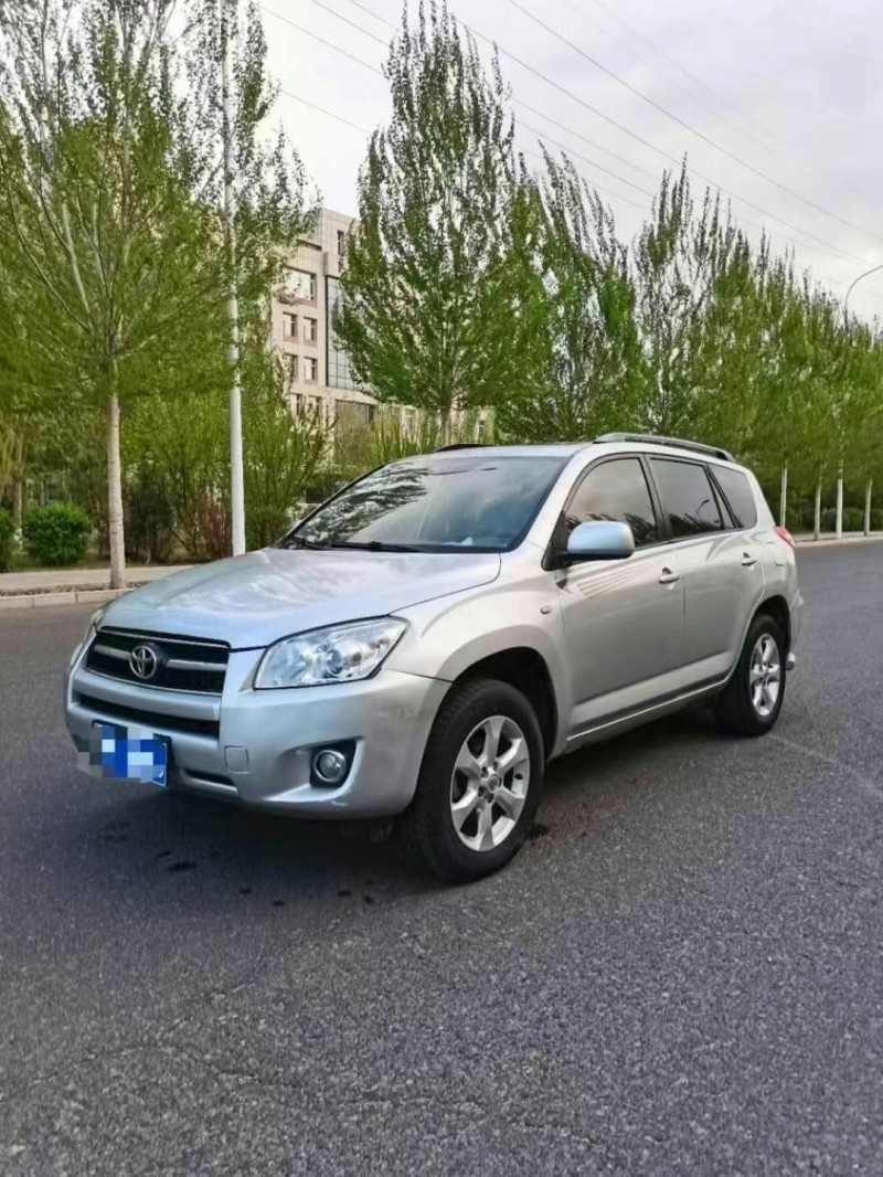 通遼11年豐田RAV48