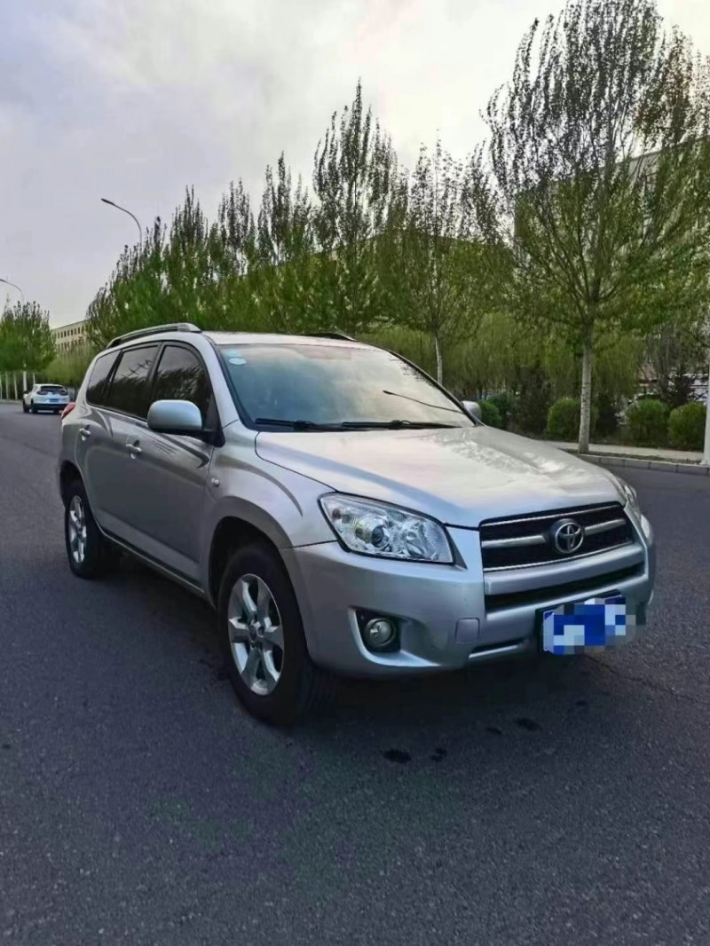 通遼11年豐田RAV47
