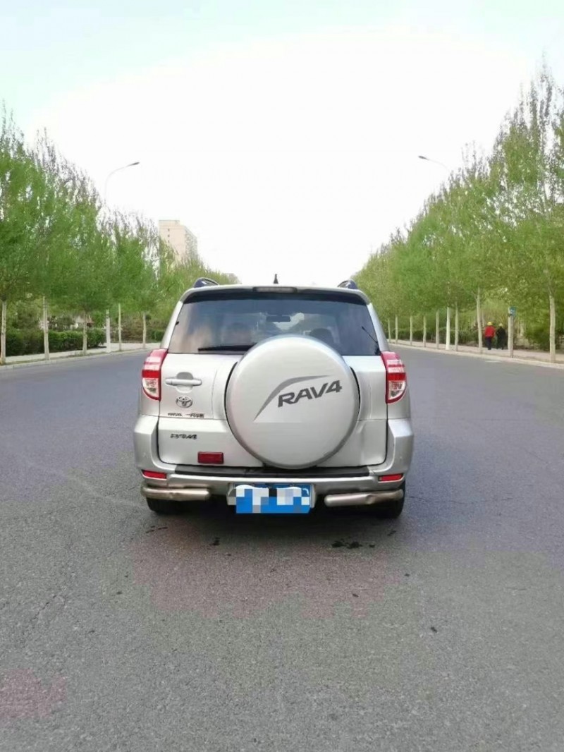 通遼11年豐田RAV46