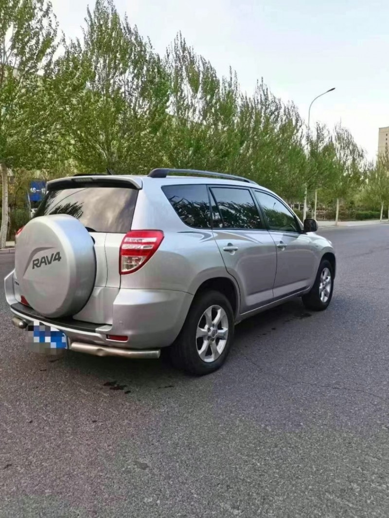 通遼11年豐田RAV44